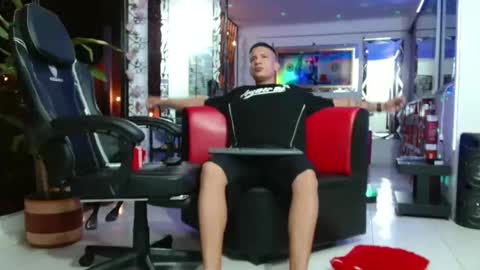 damyan_2003 online show from 09/29/25, 11:31