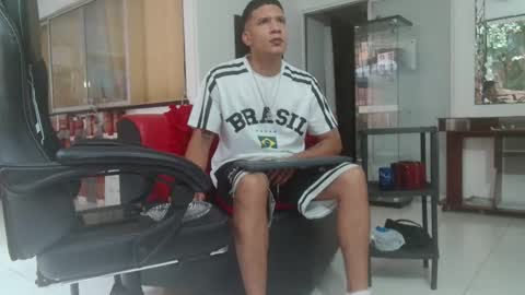 damyan_2003 online show from 11/16/25, 02:33