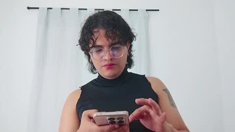 Snapshot of dan_blous chatting on 02/10/26, 02:04 Diane Blosson online show from 02/10/26, 02:04