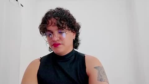 Snapshot of dan_blous chatting on 02/20/26, 02:08 Diane Blosson online show from 02/20/26, 02:08