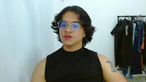 Snapshot of dan_blous chatting on 06/19/26, 01:32 Diane Blosson online show from 06/19/26, 01:32
