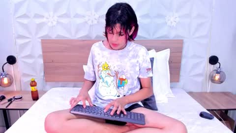 D A N online show from 12/05/25, 01:03