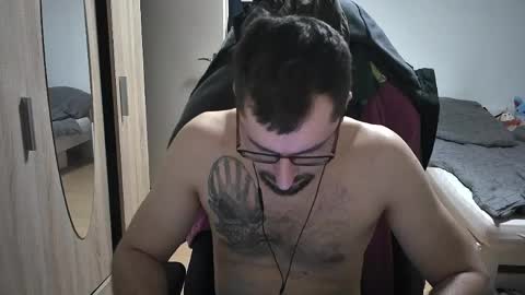 Snapshot of dan_the_man405 chatting on 04/24/26, 09:39 King Dan online show from 04/24/26, 09:39