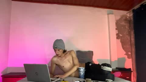 Snapshot of dan_yagami chatting on 07/09/26, 12:37 Dan and Noah online show from 07/09/26, 12:37