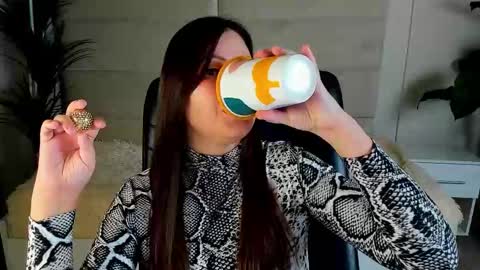 Dana Dom online show from 11/23/25, 02:00