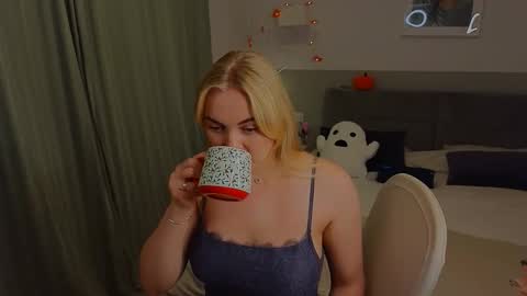 Dana online show from 11/03/25, 06:20