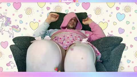 Snapshot of danaalane11 chatting on 09/28/25, 05:57 throatblaster 9000 online show from 09/28/25, 05:57