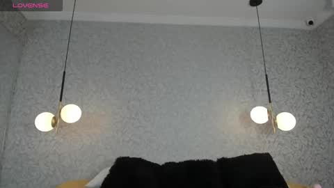 Snapshot of danaandthamaraangels chatting on 11/27/25, 09:06 online show from 11/27/25, 09:06