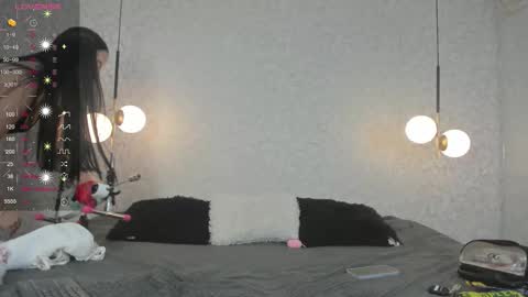 Snapshot of danaandthamaraangels chatting on 12/13/25, 10:15 online show from 12/13/25, 10:15