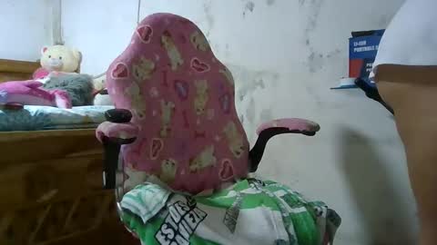 Snapshot of danae01 chatting on 04/19/26, 07:16 danae01 online show from 04/19/26, 07:16