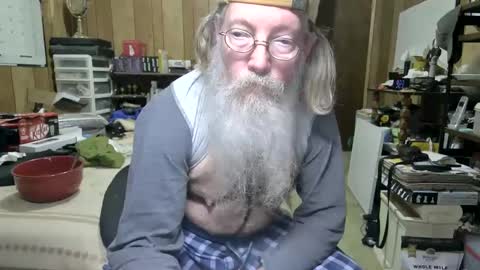 Snapshot of danagm chatting on 12/18/24, 05:21 Dana online show from 12/18/24, 05:21