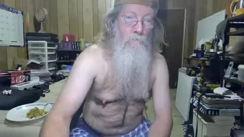 Snapshot of danagm chatting on 12/23/24, 03:23 Dana online show from 12/23/24, 03:23