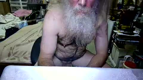 Snapshot of danagm chatting on 11/16/25, 04:29 Dana online show from 11/16/25, 04:29