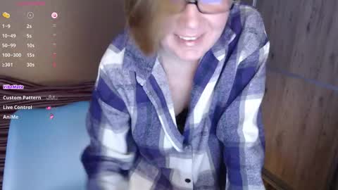 Snapshot of danbie_leen chatting on 12/04/25, 12:03 danbie_leen online show from 12/04/25, 12:03
