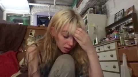 Snapshot of danceissexisbeauty2 chatting on 10/19/25, 10:32 Your submissive patient online show from 10/19/25, 10:32