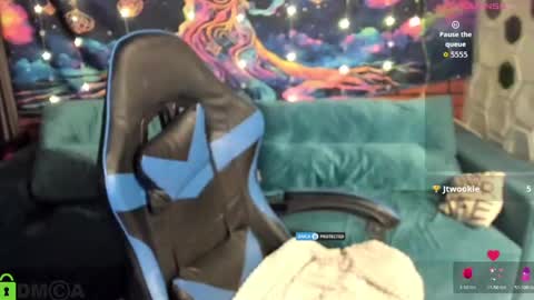 dances_queen online show from 03/22/26, 08:07