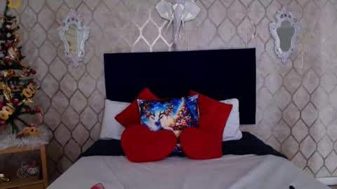 Snapshot of dandarkie chatting on 12/04/24, 07:01 Dan online show from 12/04/24, 07:01