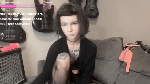 dandelion_sea online show from 10/11/25, 03:21