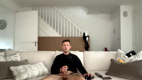 dandg_ online show from 02/06/25, 04:58