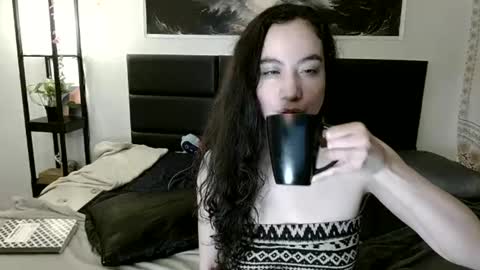 Snapshot of dandykitty chatting on 01/29/25, 05:40 Lea lei-a online show from 01/29/25, 05:40