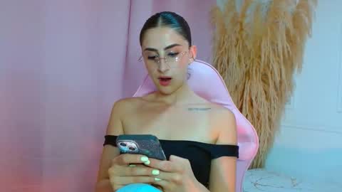 Danella Houston online show from 04/10/26, 08:13