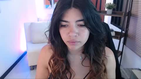 Veronica online show from 09/25/25, 11:58