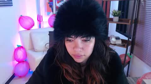 Veronica online show from 10/24/25, 10:55