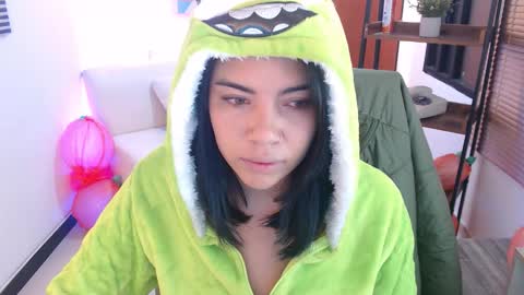 Snapshot of dangel_noir6 chatting on 11/15/25, 11:07 Veronica online show from 11/15/25, 11:07