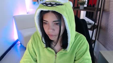 Snapshot of dangel_noir6 chatting on 02/14/26, 11:29 Veronica online show from 02/14/26, 11:29