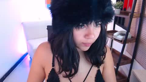 Snapshot of dangel_noir6 chatting on 02/25/26, 11:53 Veronica online show from 02/25/26, 11:53