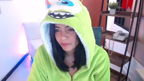 Snapshot of dangel_noir6 chatting on 03/07/26, 11:07 Veronica online show from 03/07/26, 11:07