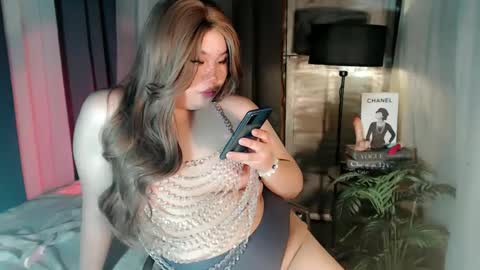 Snapshot of dangerous_womanxx chatting on 02/11/25, 09:35 Ms. K online show from 02/11/25, 09:35