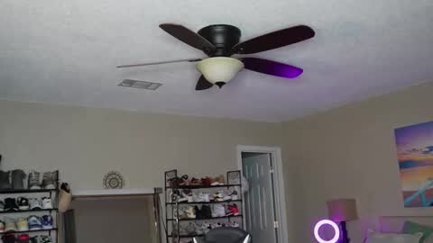 Snapshot of dangerouslybeautiful chatting on 01/22/25, 11:43 Lexi  online show from 01/22/25, 11:43