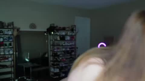 Snapshot of dangerouslybeautiful chatting on 02/19/25, 07:05 Lexi  online show from 02/19/25, 07:05