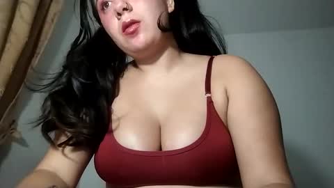 Snapshot of dani2414 chatting on 12/07/24, 05:04 Annie Marie online show from 12/07/24, 05:04