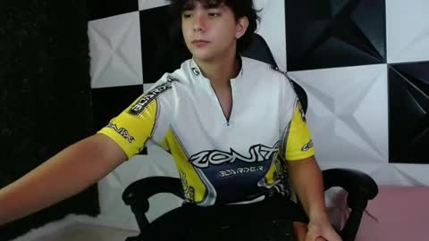 dani_cumboy online show from 12/19/24, 05:07