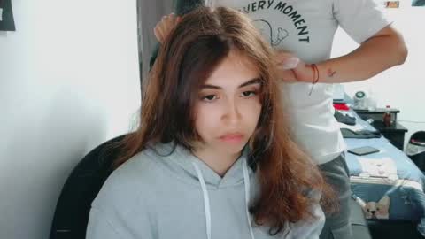dani y jocelyn online show from 04/28/26, 11:21
