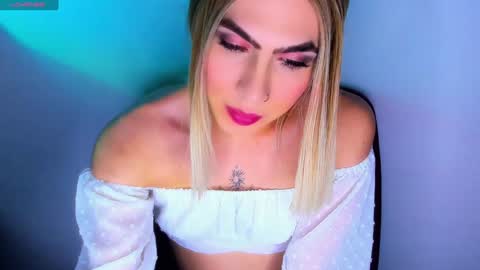 Snapshot of dani_lovet1 chatting on 02/02/25, 05:32 dani online show from 02/02/25, 05:32