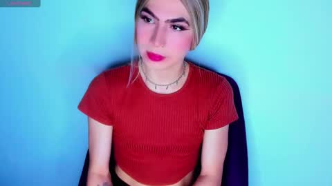 Snapshot of dani_lovet1 chatting on 02/17/25, 10:51 dani online show from 02/17/25, 10:51