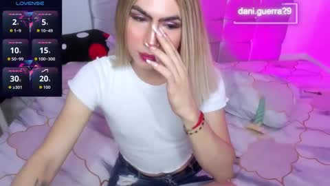 Snapshot of dani_lovet1 chatting on 09/17/25, 04:14 dani online show from 09/17/25, 04:14