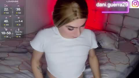 Snapshot of dani_lovet1 chatting on 10/17/25, 11:18 dani online show from 10/17/25, 11:18