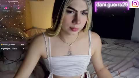Snapshot of dani_lovet1 chatting on 12/17/25, 09:26 dani online show from 12/17/25, 09:26