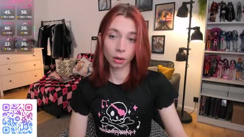 Snapshot of dani_mur chatting on 04/06/26, 05:47 Daniel online show from 04/06/26, 05:47