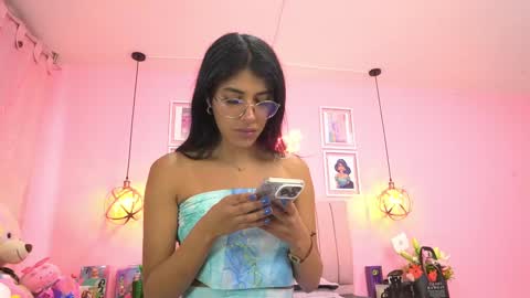 Snapshot of dani_parkerr chatting on 03/11/25, 04:18   online show from 03/11/25, 04:18