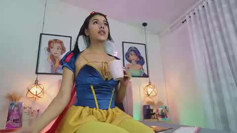 Snapshot of dani_parkerr chatting on 06/20/26, 07:05 online show from 06/20/26, 07:05