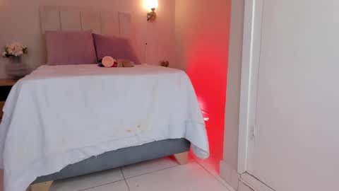 Hi I am Dani online show from 02/20/25, 11:42