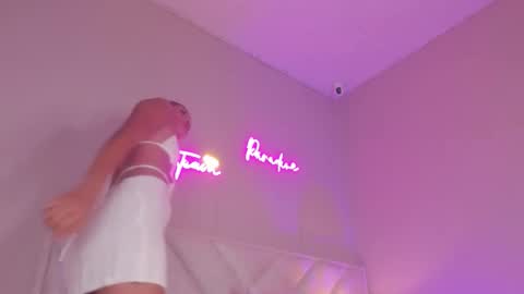 Hi I am Dani online show from 09/09/25, 11:43