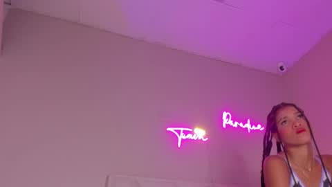 Hi I am Dani online show from 09/15/25, 11:54