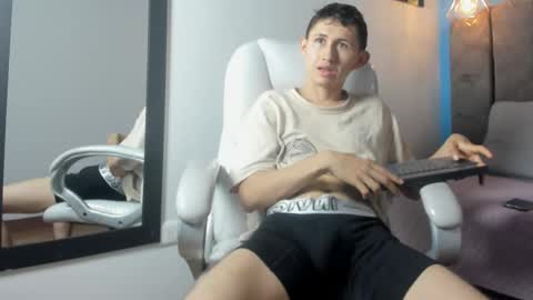 Snapshot of dani_swagger chatting on 02/11/26, 07:41 Thiago online show from 02/11/26, 07:41