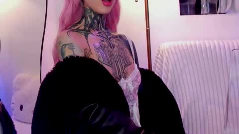 Snapshot of dani_valen chatting on 12/04/25, 11:46 Dani online show from 12/04/25, 11:46